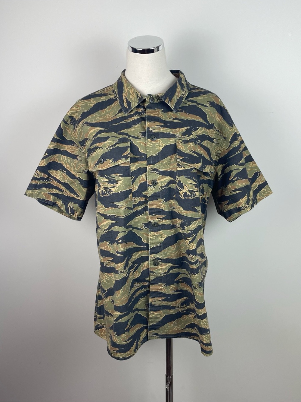 Zero Foxtrot Tiger Stripe Camouflage Green Brown Black Button Down Shirt Men